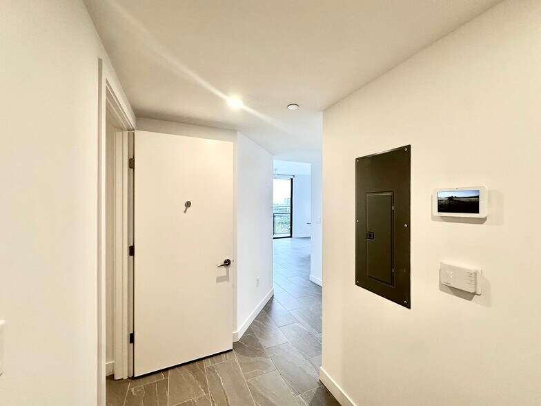 Building Photo - 1945 NW 3rd Ave