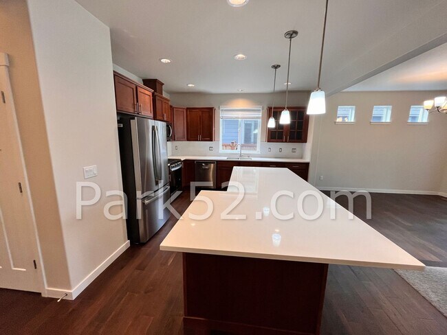 Building Photo - $500 Off First Full Month! 4 Bedroom Singl...