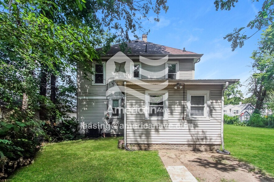 Building Photo - 1055 W 33rd St