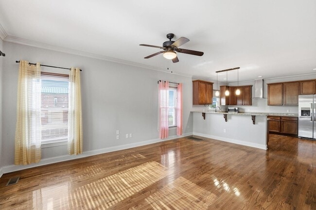 Building Photo - 1089 Park Ave