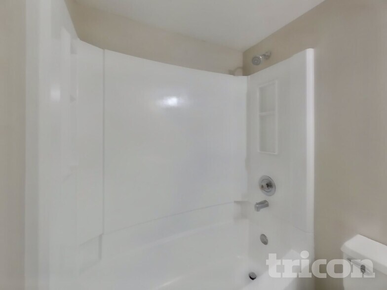 Building Photo - 3183 Bee St E