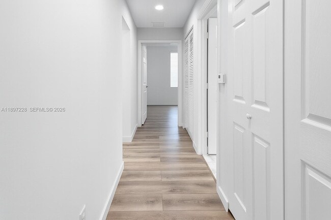 Building Photo - 432 21st St