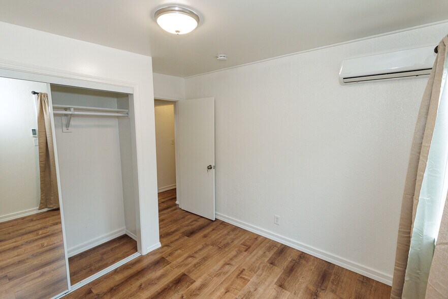 Building Photo - 547 Brooks Ave
