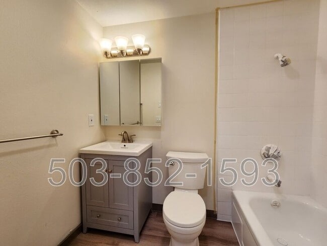 Building Photo - 1829 NE 23rd Ct