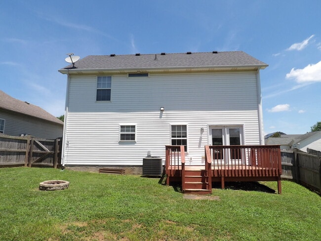 Building Photo - 123 Serena Way
