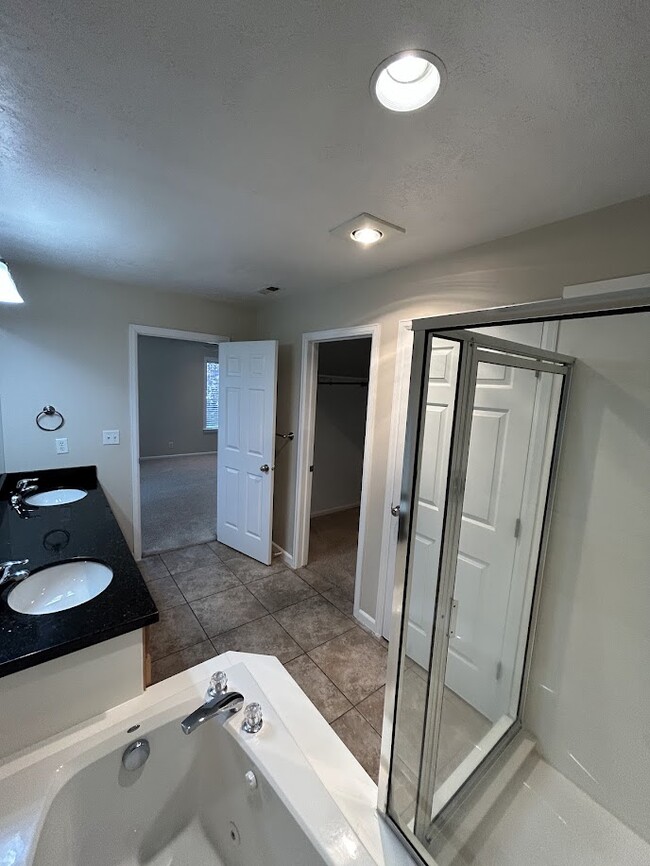 Building Photo - 686 E Union Garden Ct S
