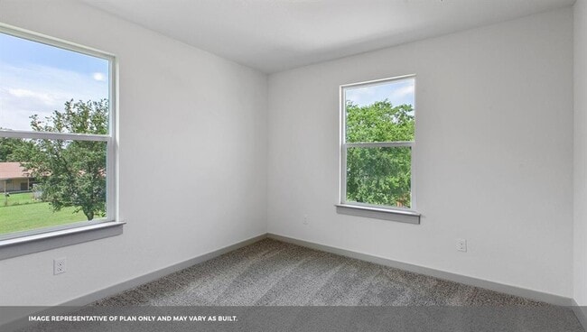 Building Photo - 2025 Daleside Ln