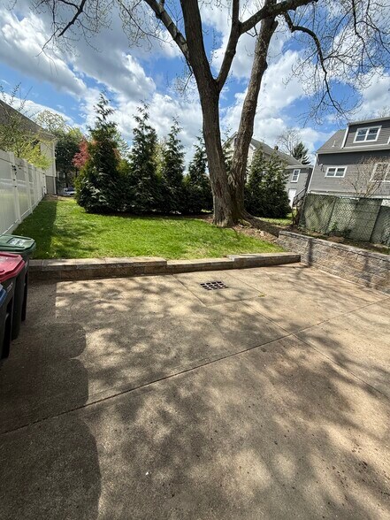 Building Photo - 49 High St