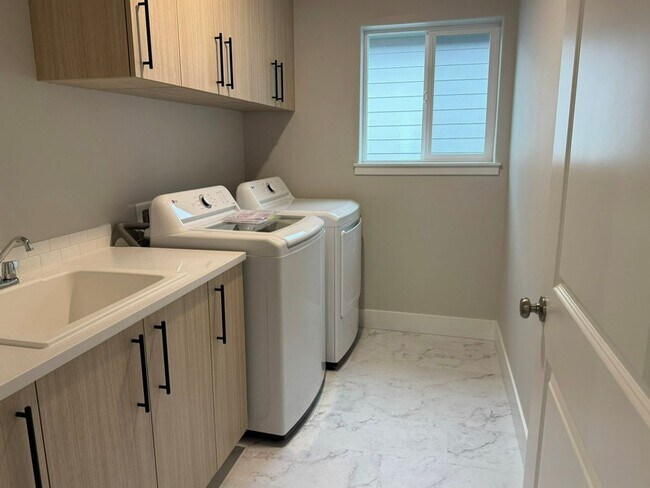 Building Photo - Beautiful Three Bedroom New Construction Home For Rent