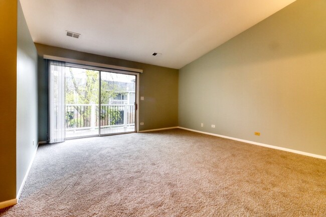 Building Photo - 1520 Commodore Ln