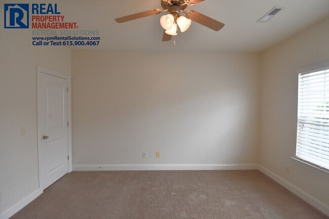 Building Photo - Large 2bd 2.5ba townhome in Murfreesboro! ...