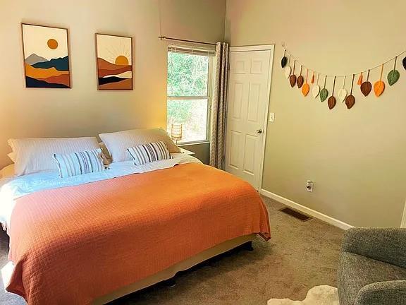 Building Photo - 837 Forrest Cir SE