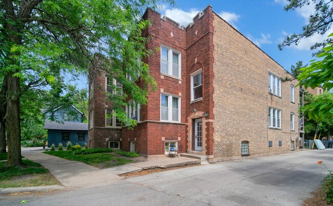 Building Photo - 1103 Simpson St