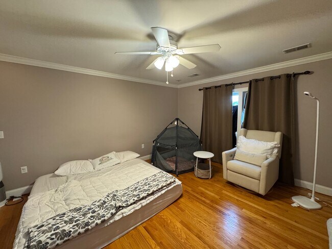 Building Photo - Waltham 3 bed 2.5 Bath