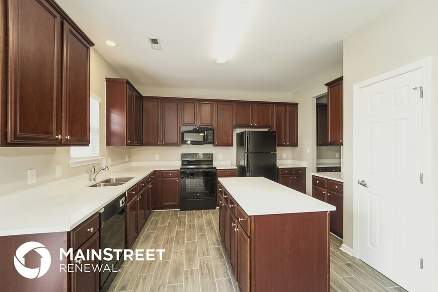 Building Photo - 6638 Pattonsburg Dr