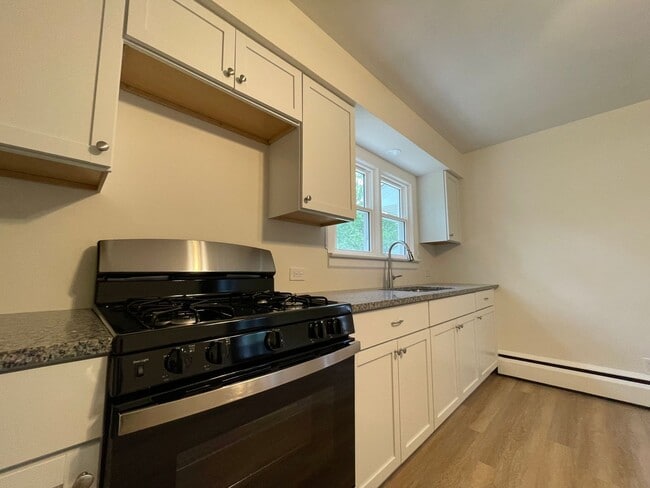 Building Photo - 3 Bedroom Home in Valpo