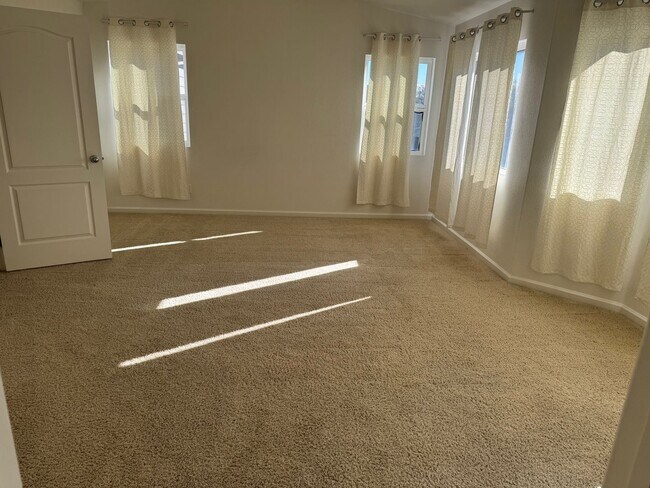 Building Photo - 2519 Withrow Ln