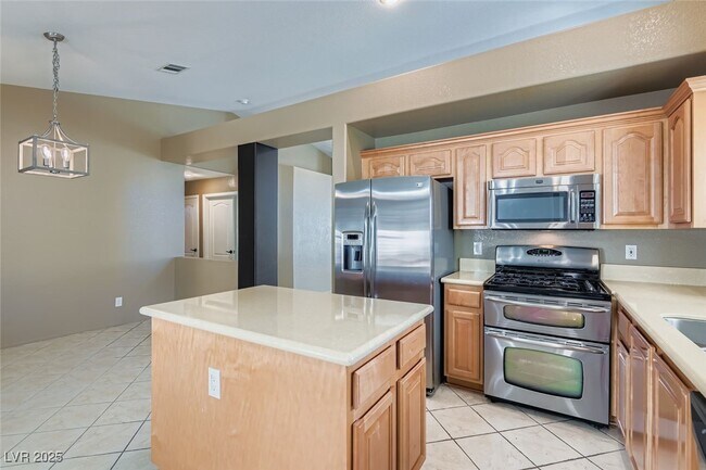 Building Photo - 8985 McLeod Dr