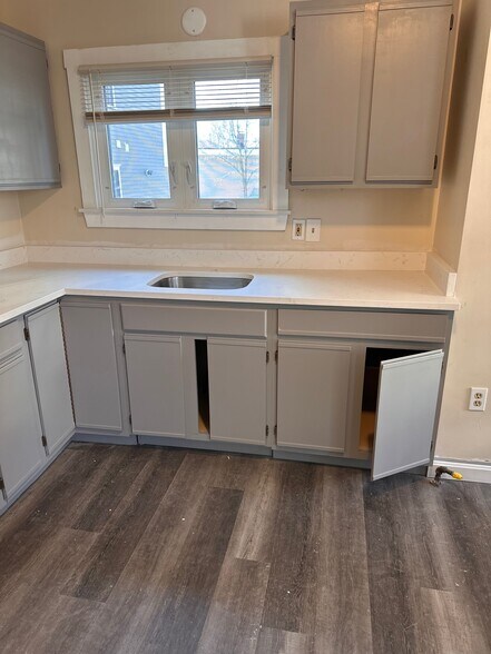 Building Photo - 3243 Washington St