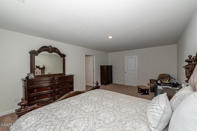 Building Photo - 1606 River Poppy Rd