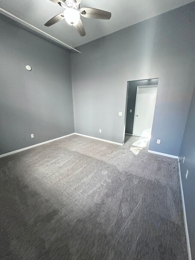 Building Photo - Limited time special! Stylish finishes in ...