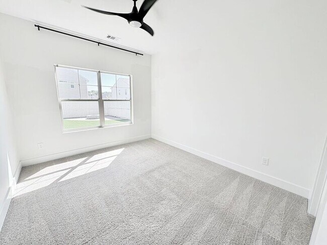 Building Photo - 211 Crooked Cedar Way