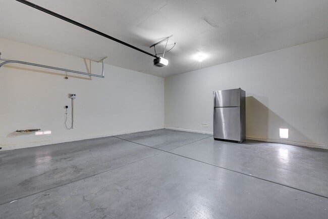 Building Photo - NORTHWEST - 2 STORY HOME - 89149