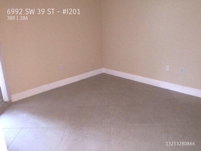 Building Photo - 6992 SW 39th St
