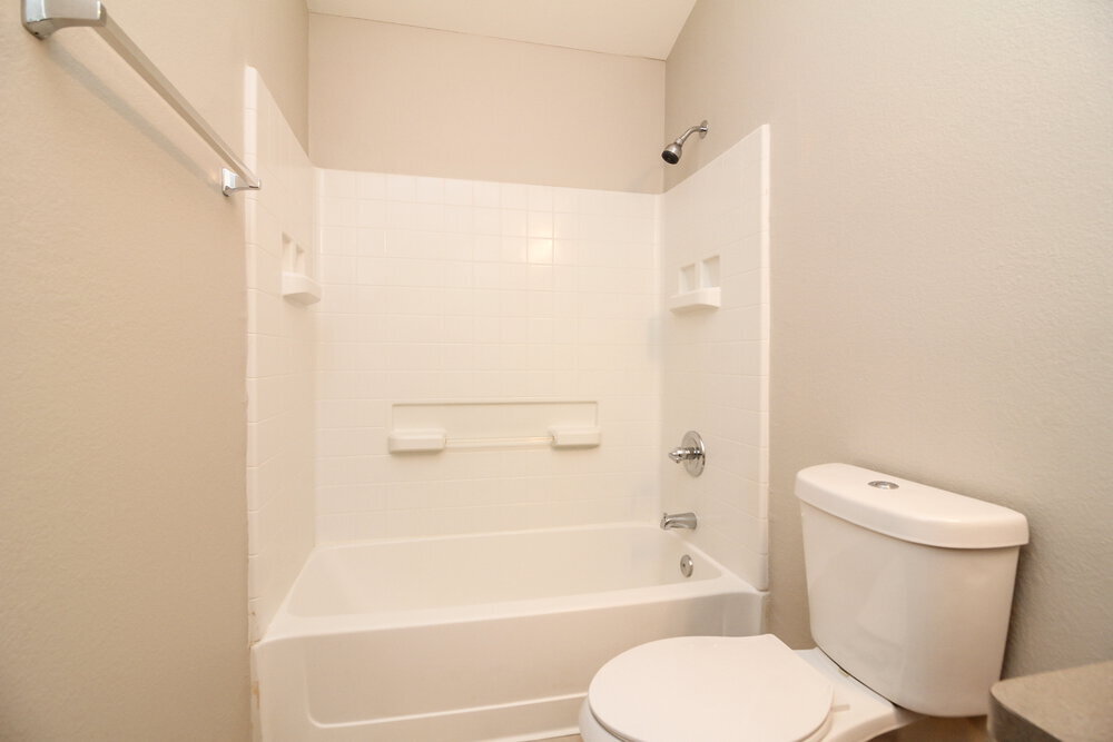 Building Photo - 808 Forest Grove Ln