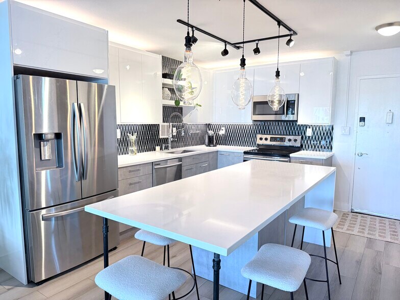 Building Photo - 1121 Albion St