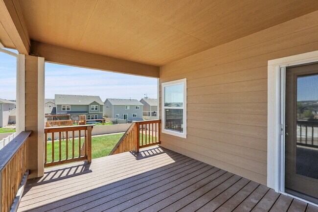 Building Photo - $2,940.95, $300.00 off the first month's rent, 6 Bedrooms, 3 Bathrooms, Single Family Home in Col...
