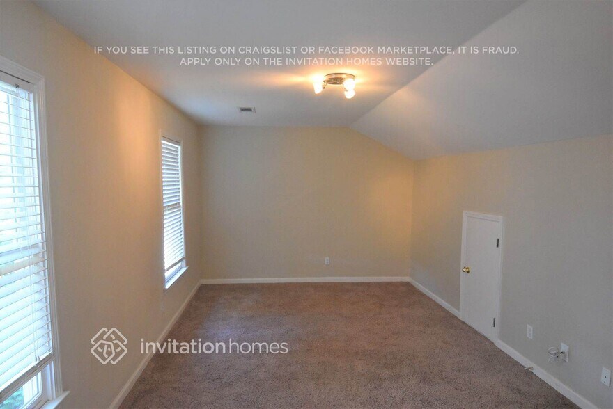 Building Photo - 4002 Mt Vernon Dr