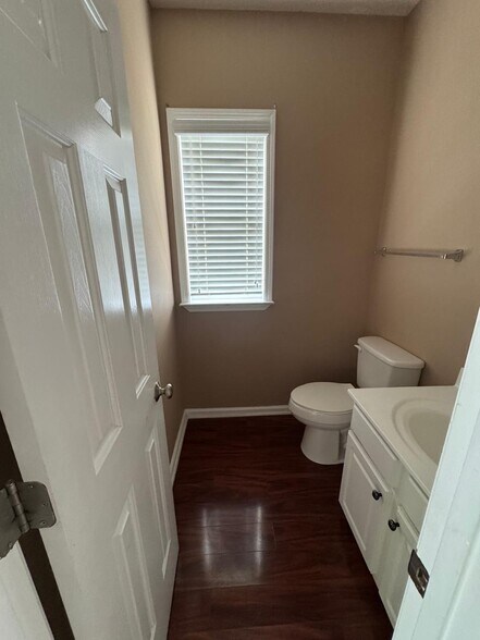 Building Photo - 2530 Sandown Ct