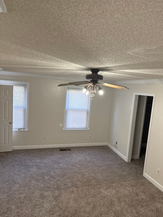 Building Photo - 1302 Farrington Way