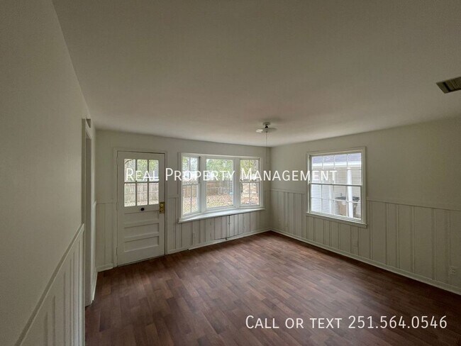 Building Photo - 2456 McLaughlin Dr