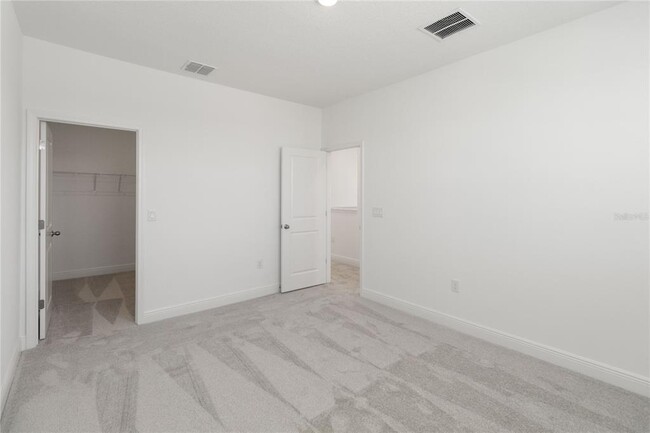 Building Photo - 14797 Milfoil Ave