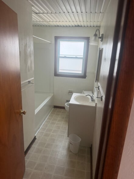 Building Photo - 3721 Watson Ave