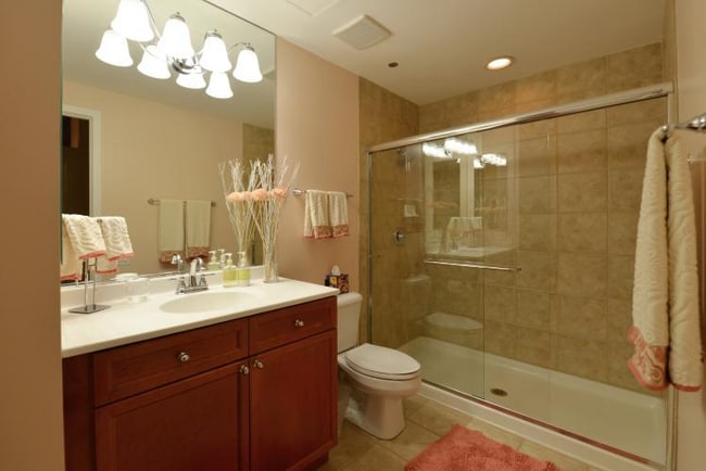 Building Photo - 900 N Kingsbury St