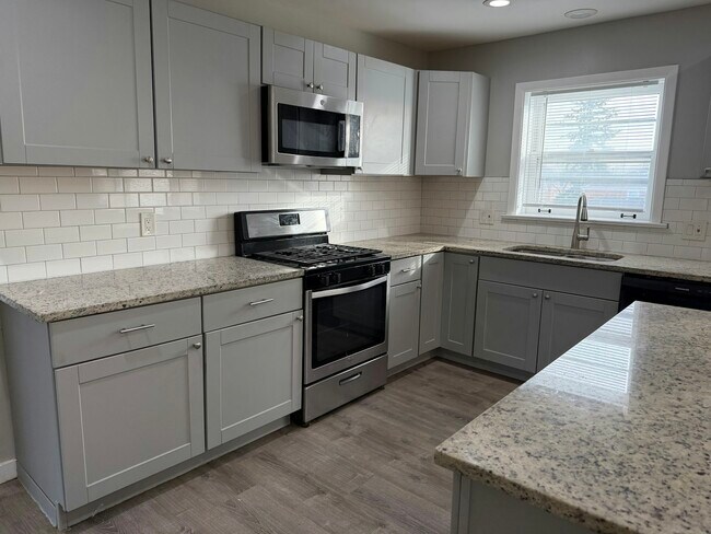 Building Photo - 5358 S Narragansett Ave