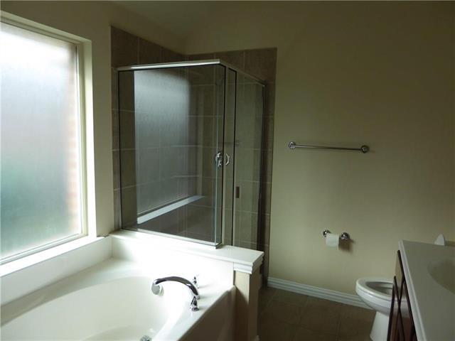 Building Photo - 2109 Sun Creek Dr