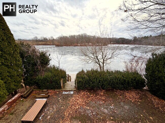 Building Photo - 157 Riverview Ave