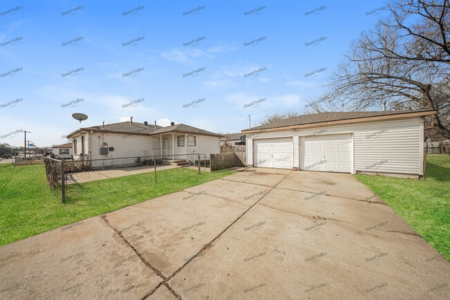 Building Photo - 3201 SW 49th St