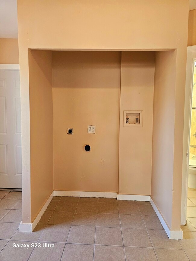 Building Photo - 124 Division St