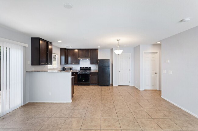 Building Photo - 3 Bath Southwest Cul de Sac Home