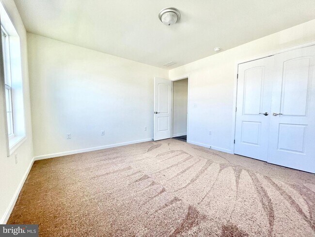 Building Photo - 253 S Marshview Terrace