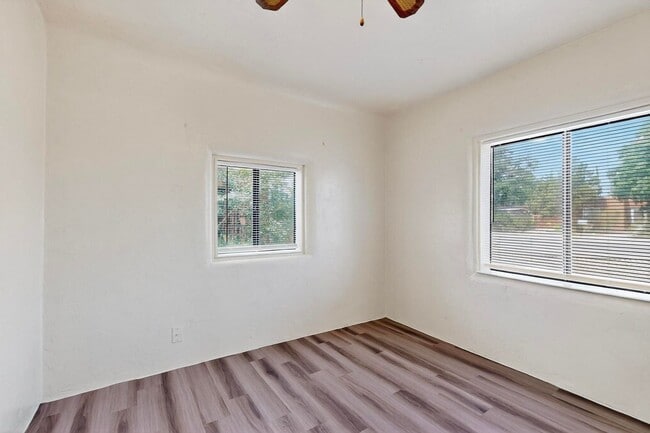 Building Photo - NEAR NORTH VALLEY PUEBLO 2 Bedroom  1 Bath...