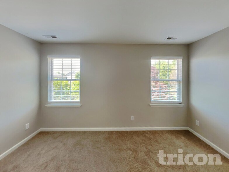 Building Photo - 1104 Braemar Highland Dr