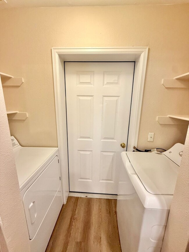 Building Photo - Cozy Two Bed/Two Bath Condo in Convenient ...