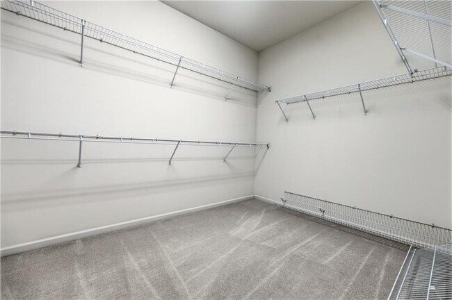 Building Photo - 3194 Windsor Lake Dr NE