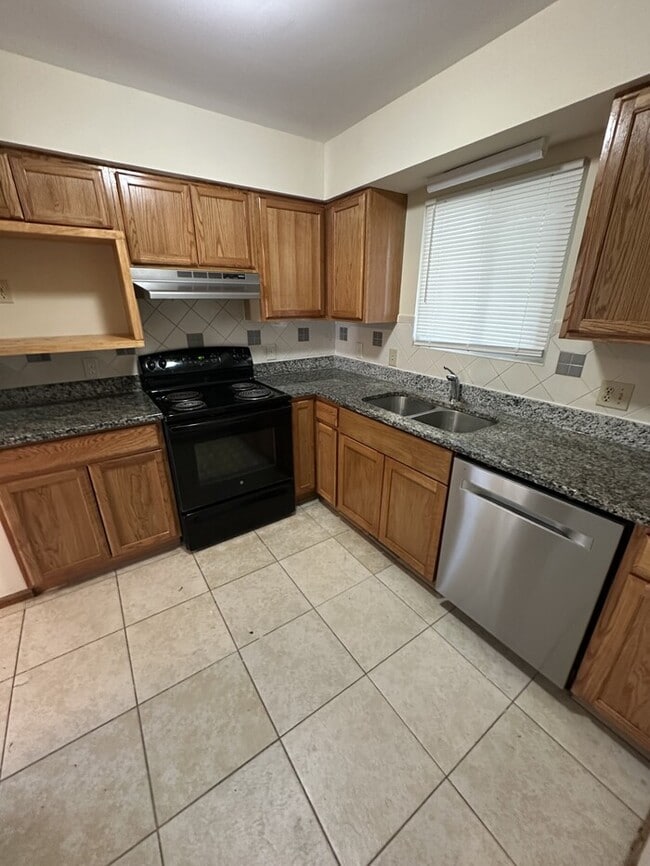 Building Photo - 4908 N New Hope Rd